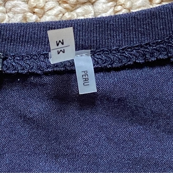 Tahari black scoop neck short sleeve tee shirt Medium NWOT - Picture 5 of 11